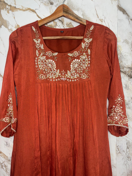 Aarohi Chinon Kurta Set