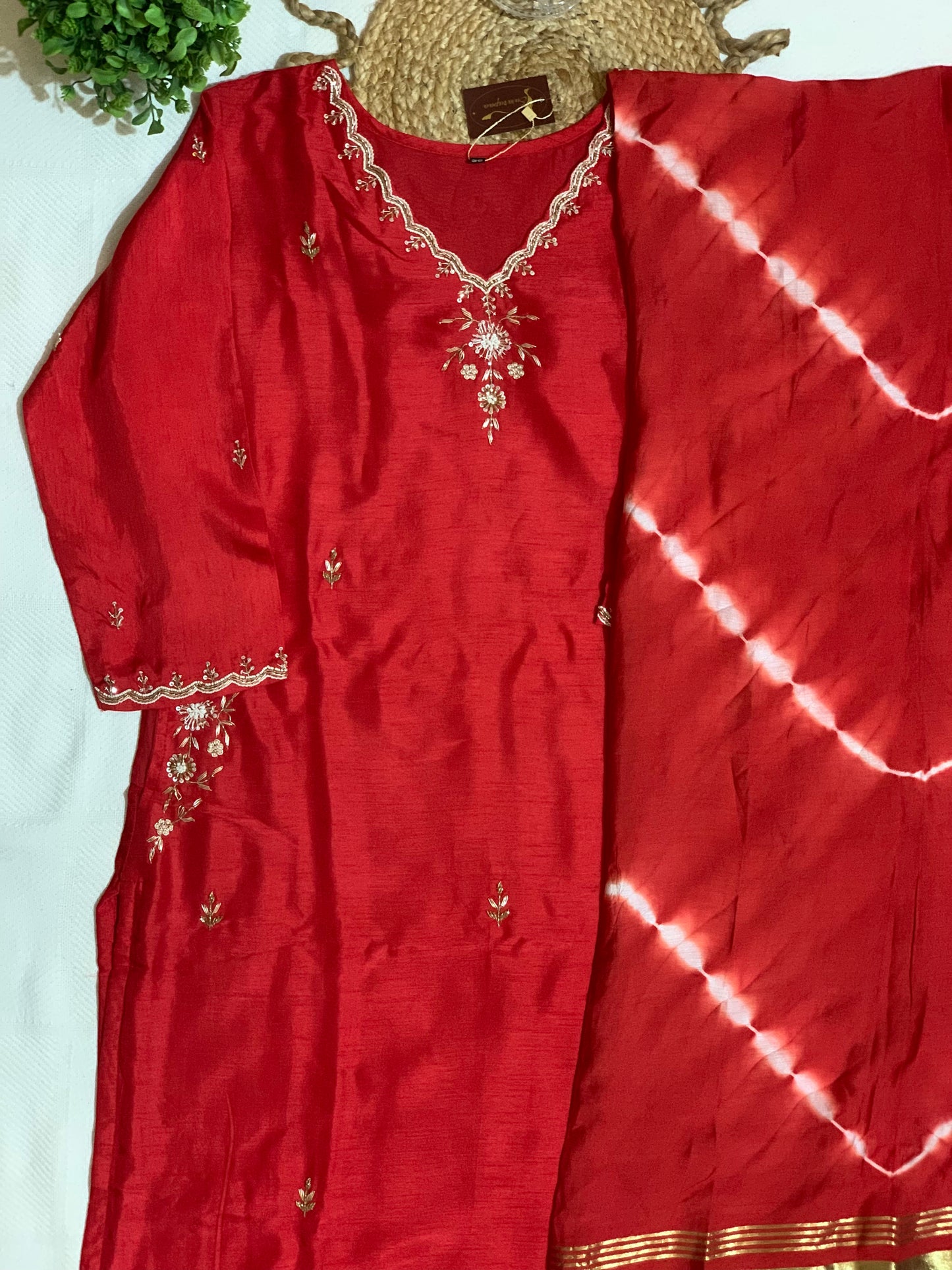 Dola-Gajji Royale