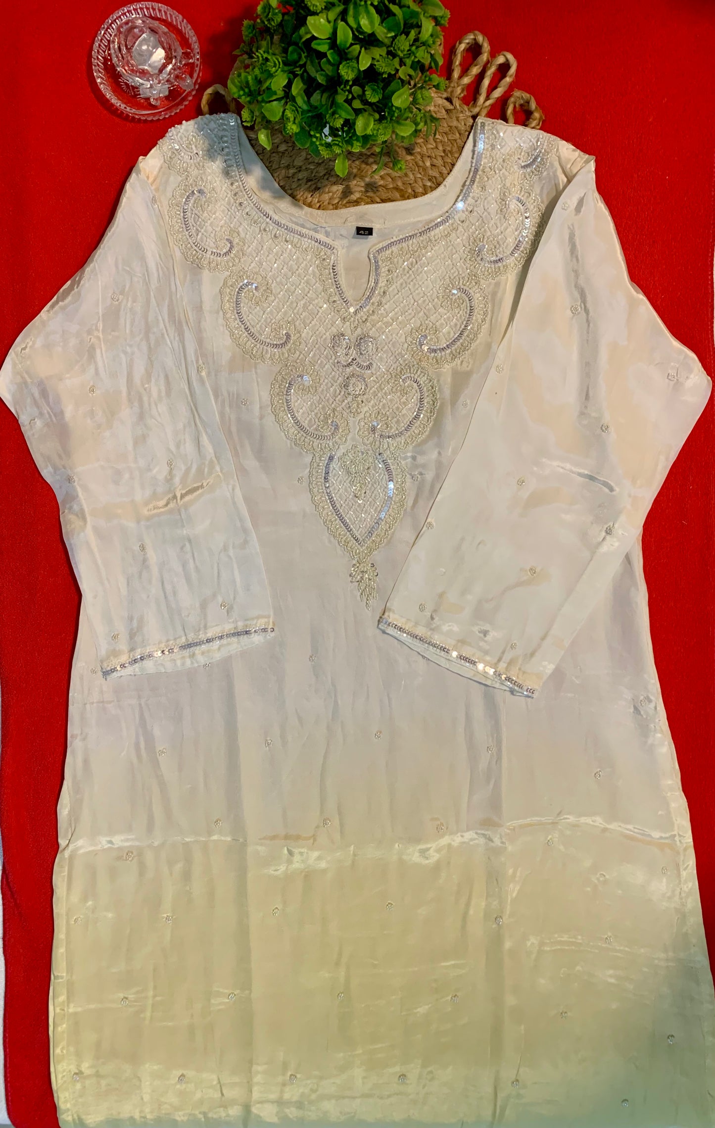Noor-e-Subah Kurta Set